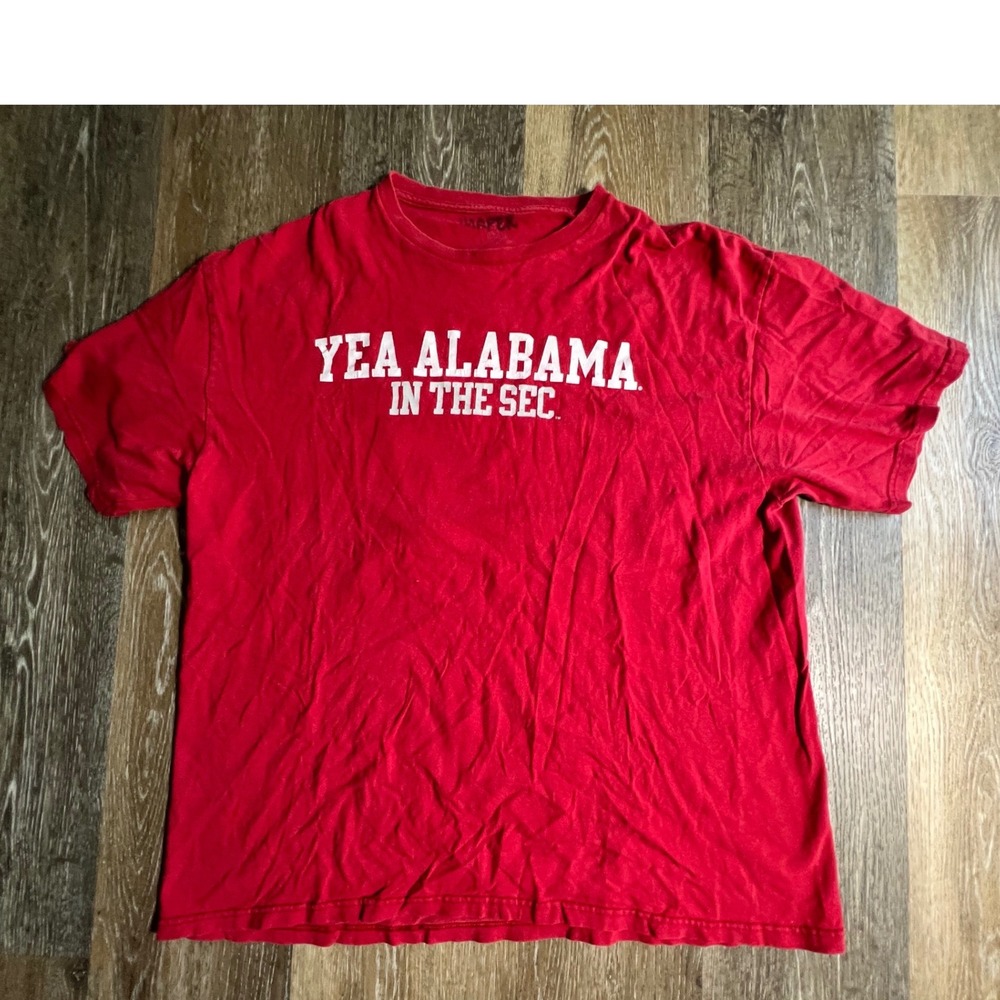 Alabama Crimson Tide T-Shirt Mens XL Red Yea Alabama In The SEC Script A Logo